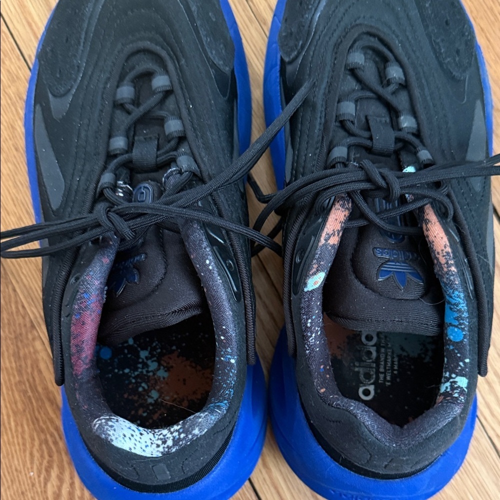 adidas Ozelia Sneakers - Black & Blue Sole - Picture 7 of 7